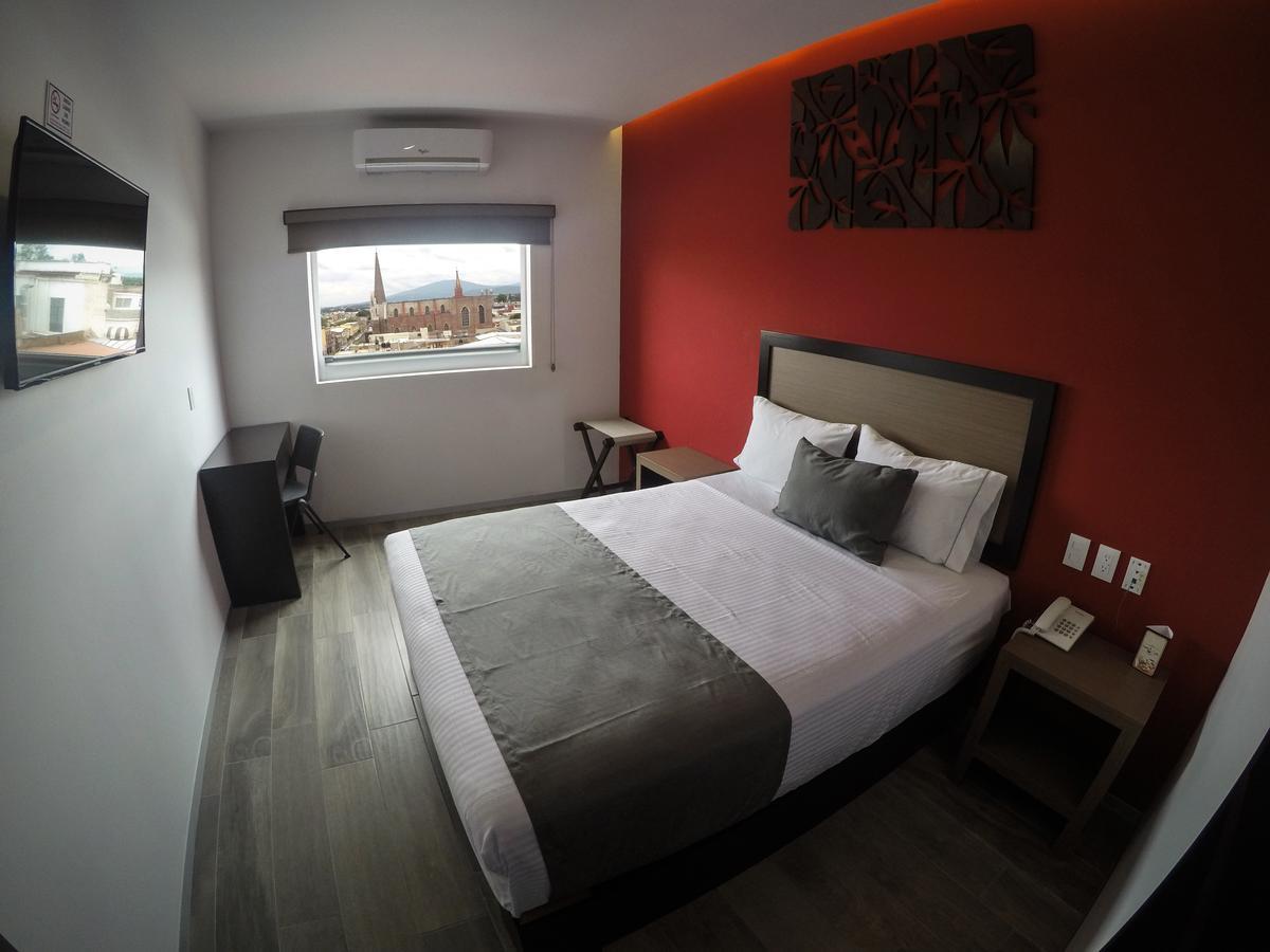 Terrass Hotel Zamora Самора де Идалго Екстериор снимка